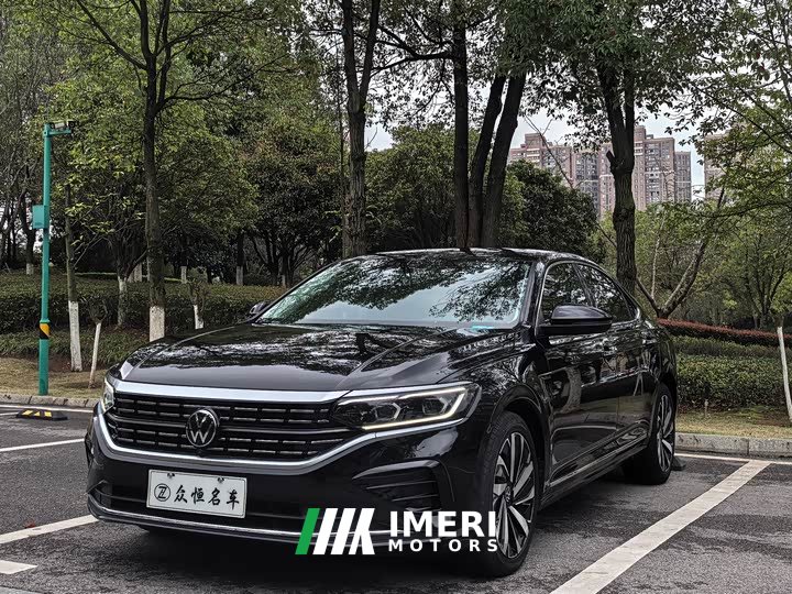 Volkswagen Passat 2023 330TSI Luxury Edition