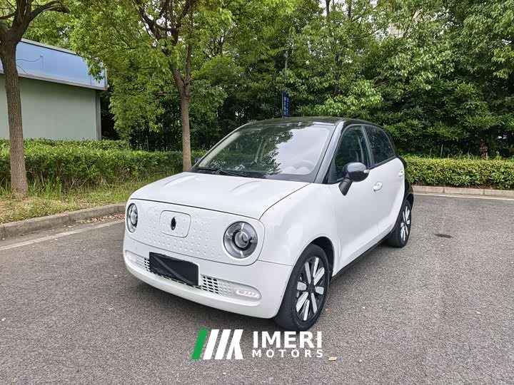 Lynk & Co Euler Black Cat 405km long range
