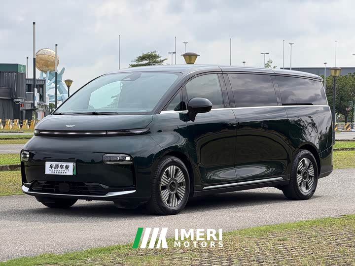 Lynk & Co LEVC L380 2024 140kWh 6-Seater AWD Ultra