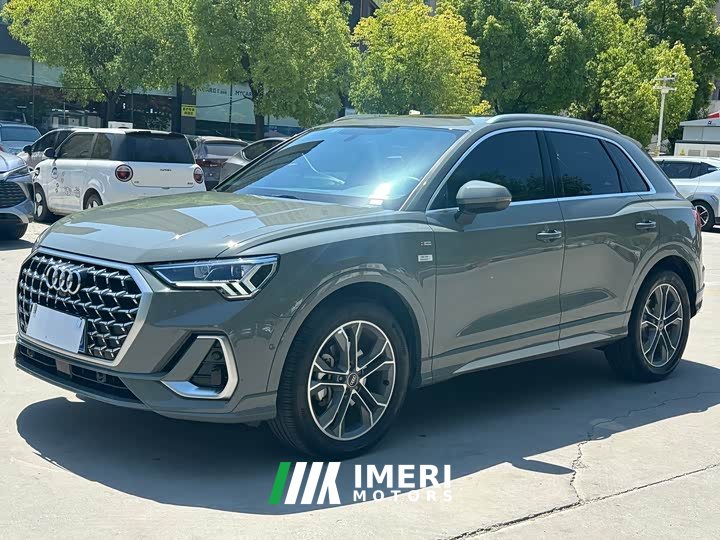 Audi Q3 40 TFSI Fashionable and Dynamic