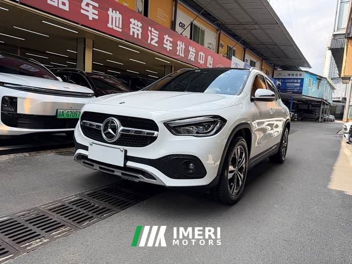 Mercedes-Benz GLA 220