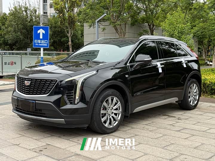 Cadillac XT4 28T two-wheel drive premium