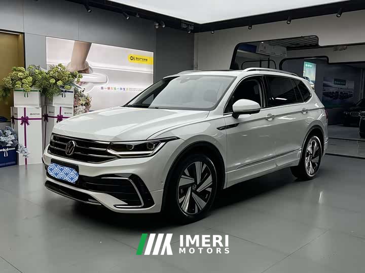 Volkswagen Tiguan L 330TSI automatic two-wheel drive R-Line version