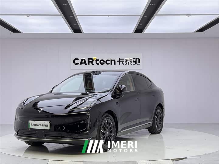 Lynk & Co Hyper HT 825 Max