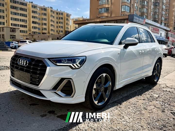 Audi Q3 35 TFSI Fashionable and Dynamic
