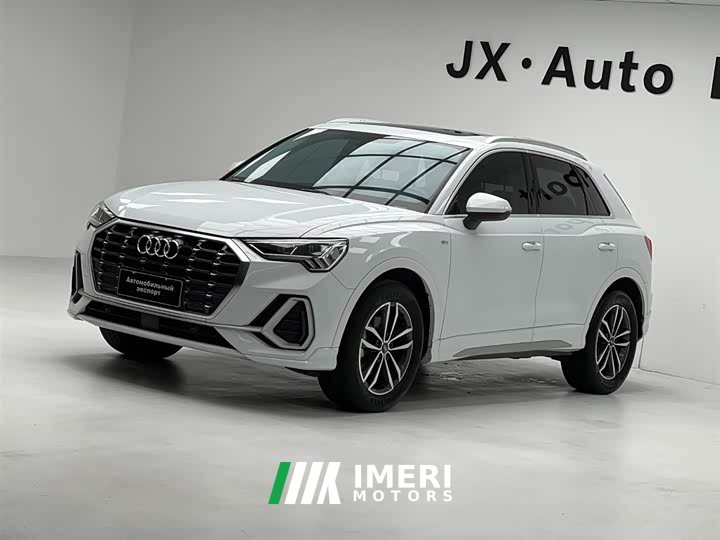 Audi Q3 35 TFSI aggressive and dynamic
