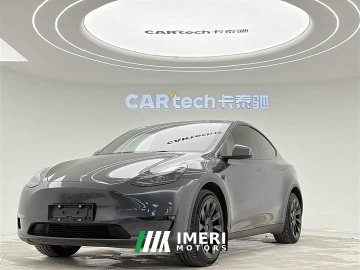 Tesla Model Y long-range all-wheel drive version