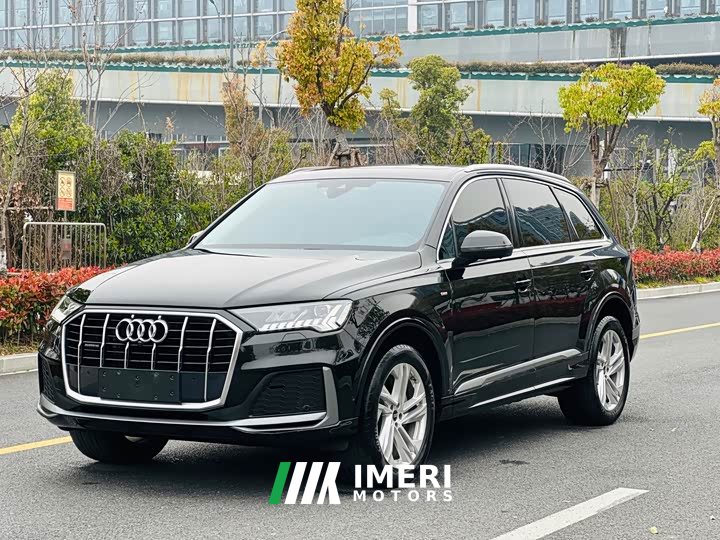 Audi Q7 2023 45 TFSI quattro S line sports