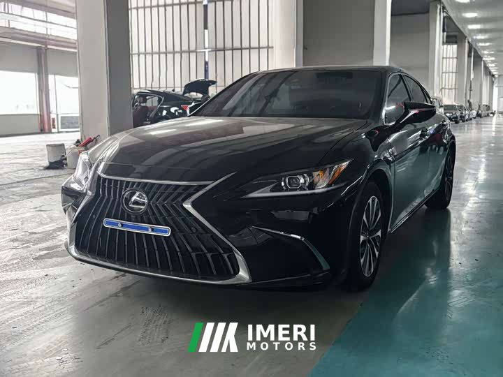 Lexus ES 200 Premium Edition