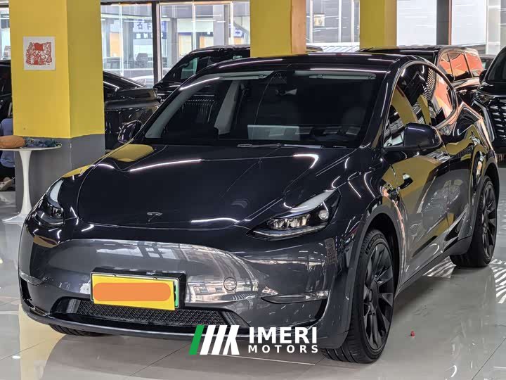 Tesla Model Y long-range all-wheel drive version