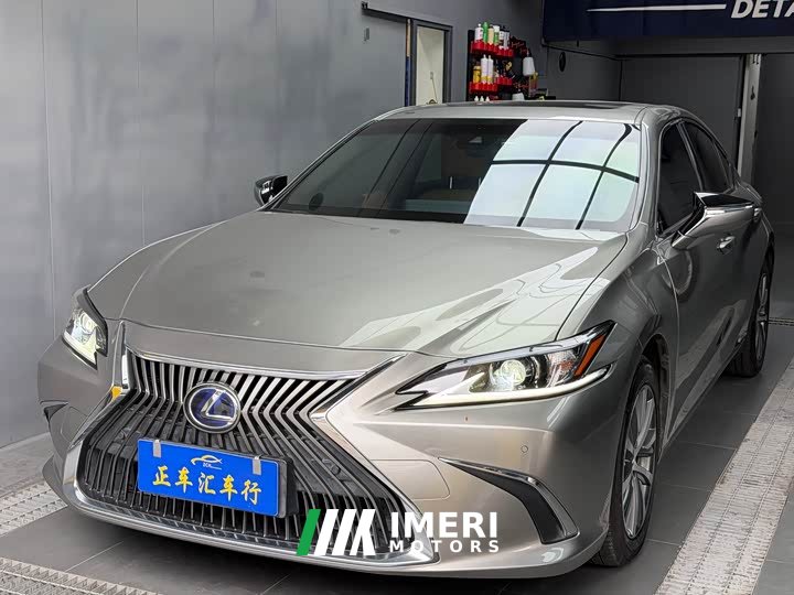 Lexus ES 2020 300h Excellence Edition