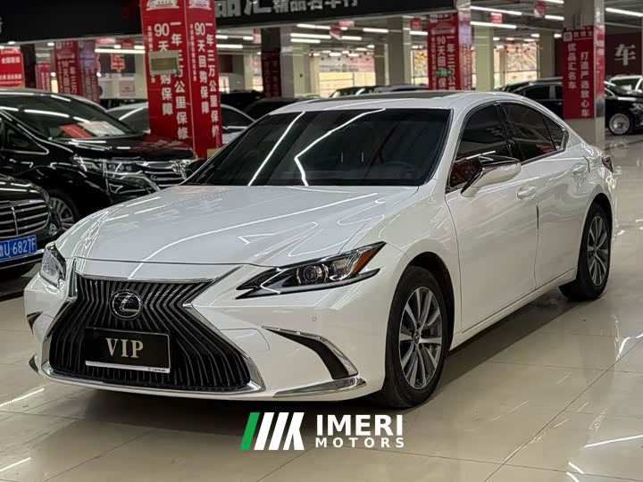Lexus ES 200 Deluxe Edition