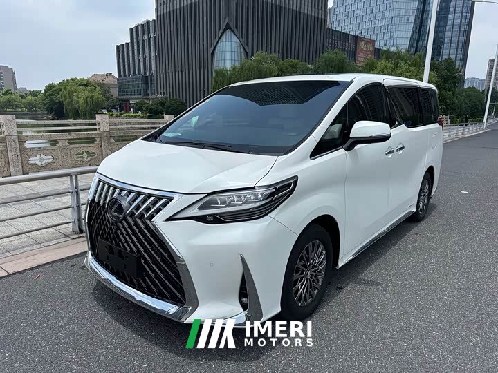 Lexus LM 2020 300h four-seat Royal Edition