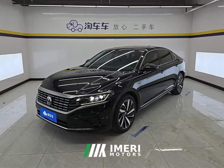 Volkswagen Passat 330TSI Deluxe Edition
