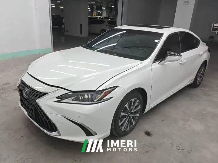 Lexus ES 300h Excellence Edition