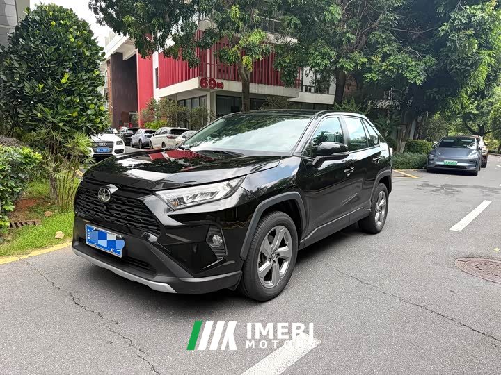 Toyota RAV4 Rongfang 2.0L CVT two-wheel drive fashion version