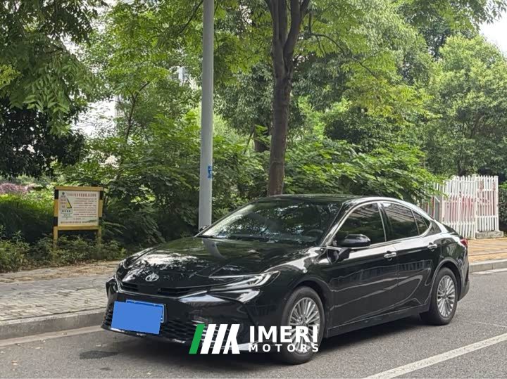 Toyota Camry Shuangqing 2.0HGVP Deluxe Edition