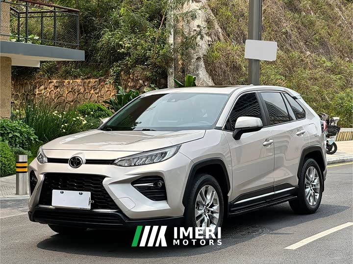 Toyota Wildlander 2.0L CVT 2WD Luxury Edition