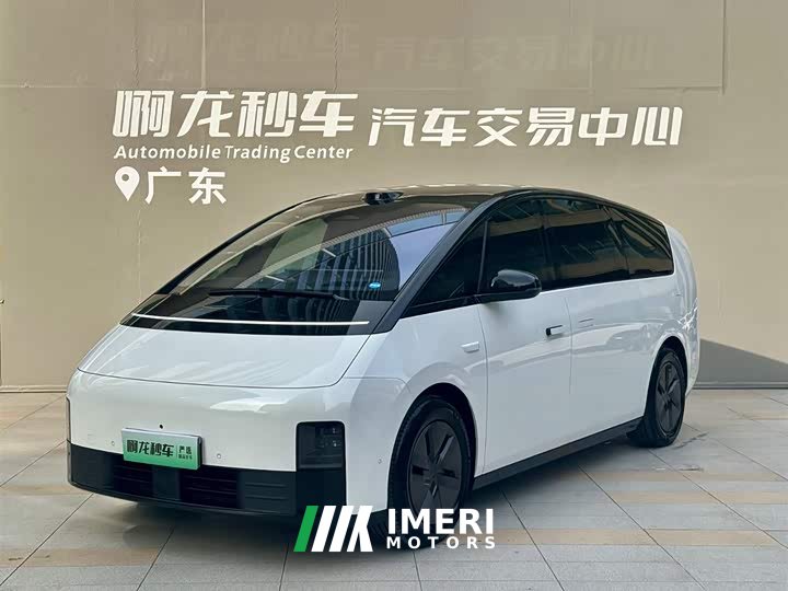 Li Auto Ideal MEGA Home Family Special Edition