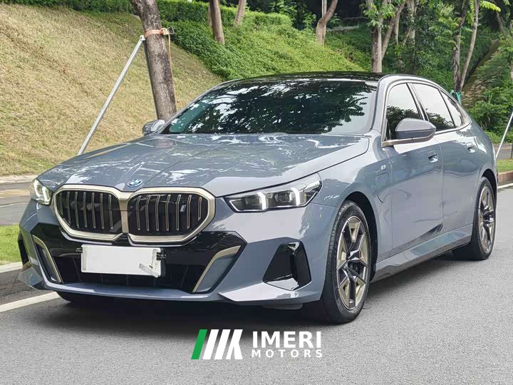 BMW i5 eDrive 35L Exclusive Luxury Package