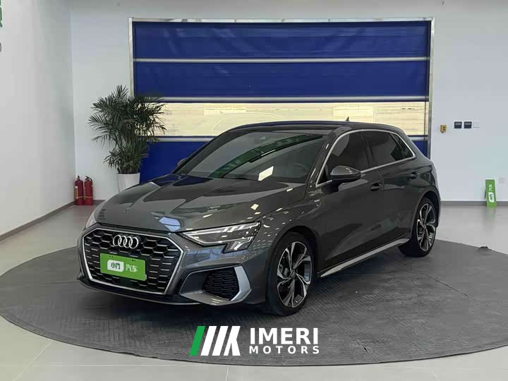 Audi A3 Sportback 35 TFSI luxury sports