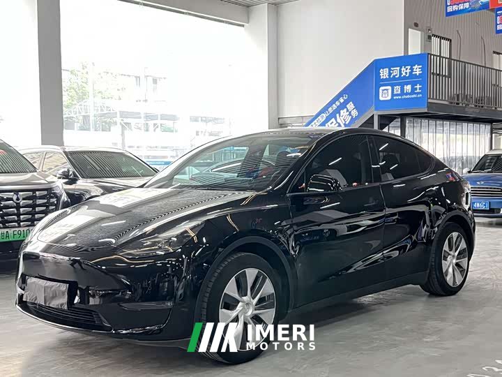 Tesla Model Y standard range rear-wheel drive version