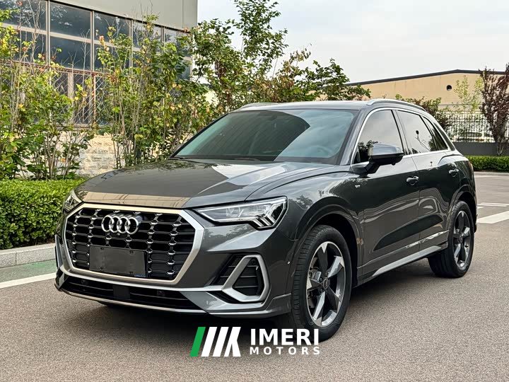 Audi Q3 35 TFSI Fashionable and Dynamic (1.4T)