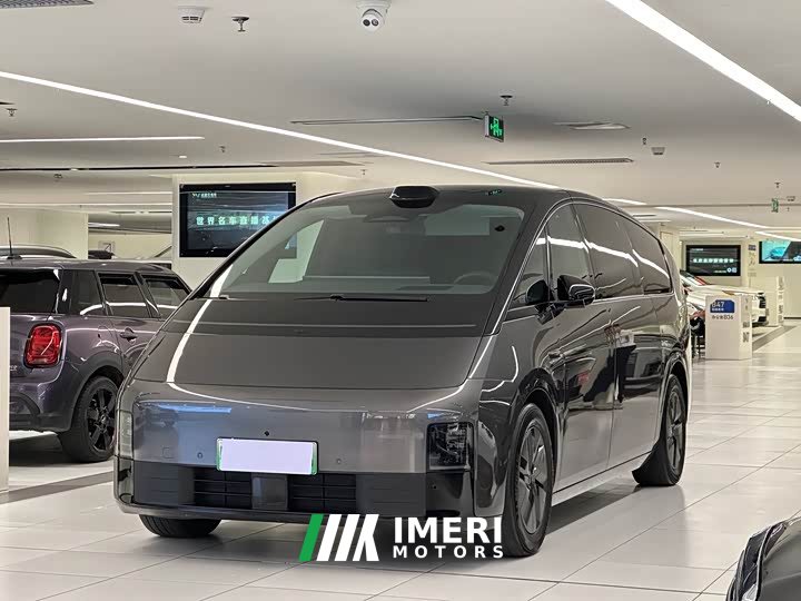 Li Auto Ideal MEGA Ultra
