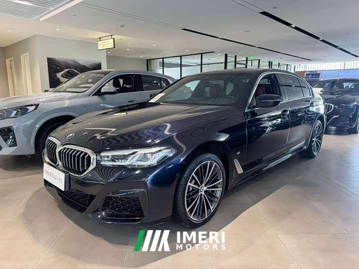 BMW 5 Series 530Li leading M sports package