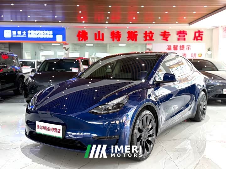 Tesla Model Y 2023 high-performance all-wheel drive version