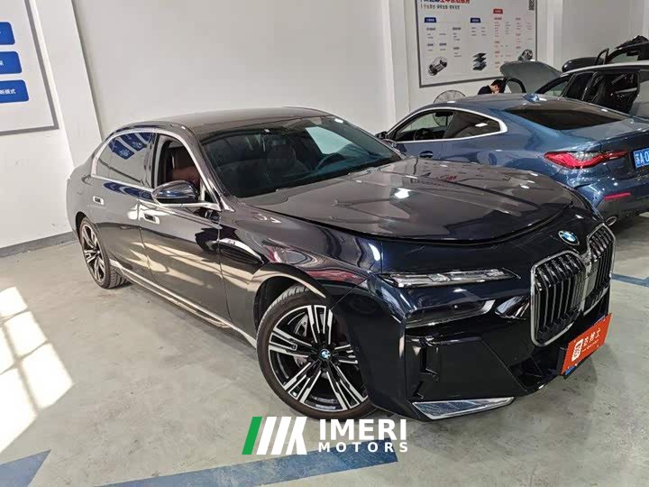 BMW 7 Series 2023 740Li M Sport Package