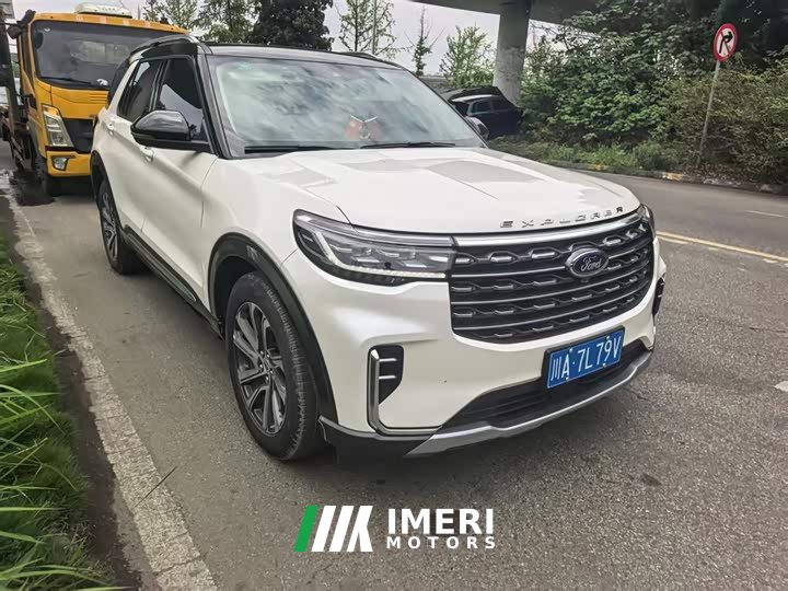 Ford Explorer EcoBoost 285 four-wheel drive style plus version 7 seats