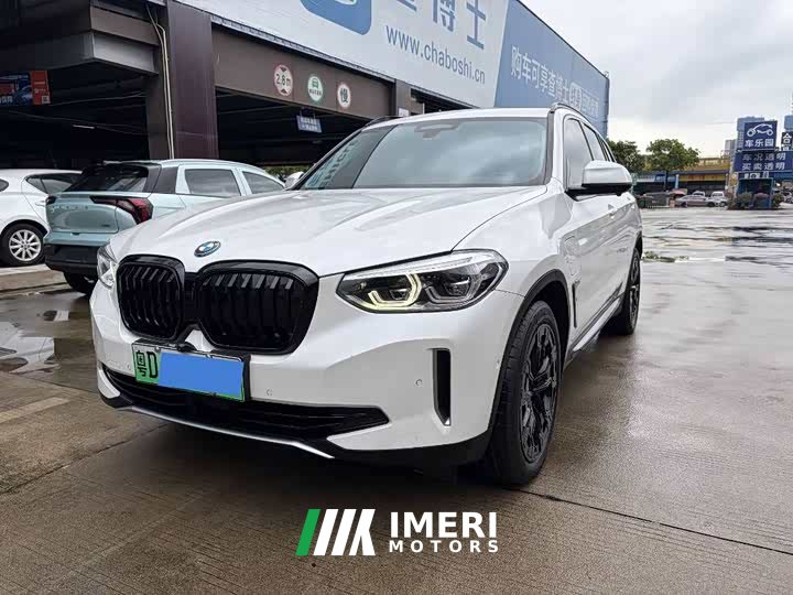 BMW iX3 leading