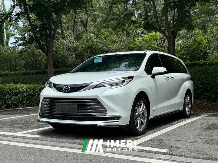 Toyota SIENNA 2.5L Hybrid Premium Edition
