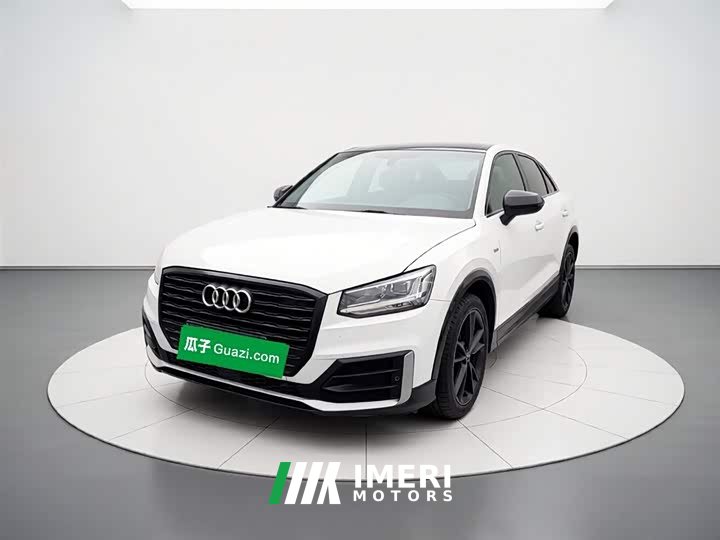 Audi Q2L 35 TFSI aggressive dynamic