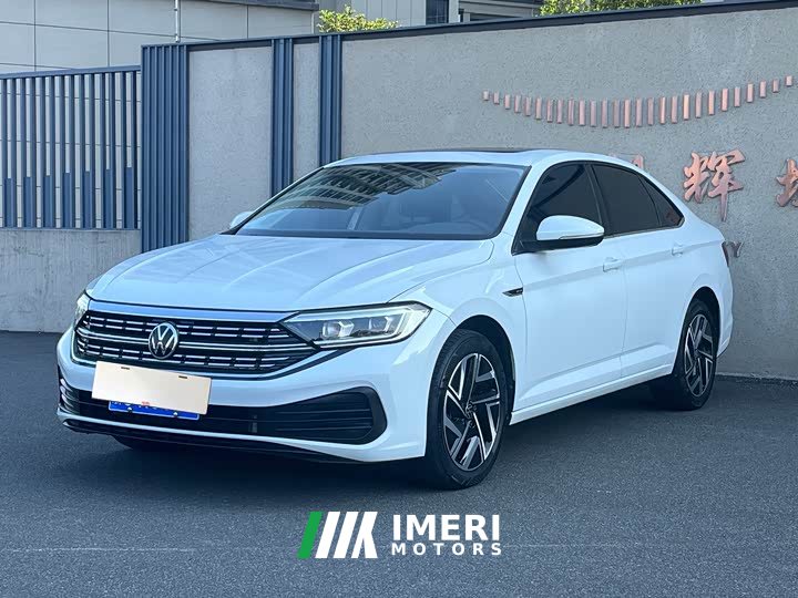 Volkswagen Sagitar 300TSI DSG Flyover Edition