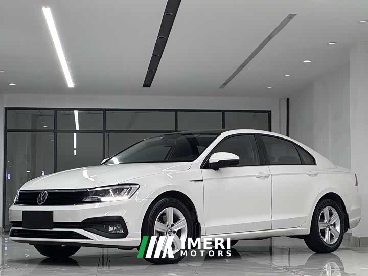 Volkswagen Lamando 230TSI DSG Fashion Edition