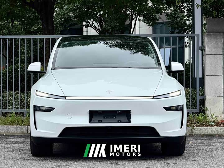 Tesla Model Y rear-wheel drive version