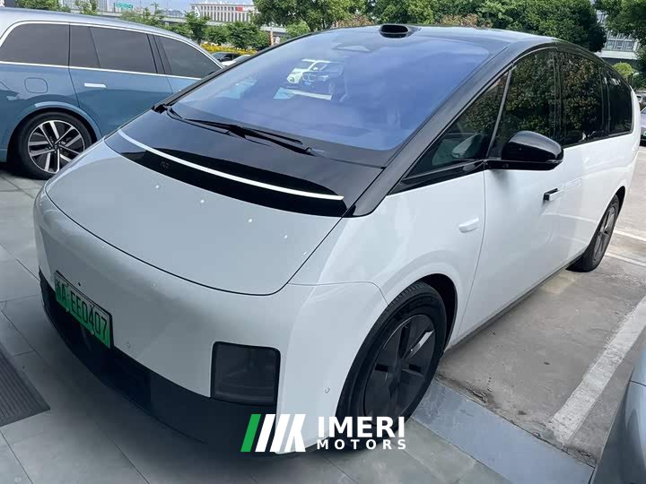 Li Auto Ideal MEGA Home Family Special Edition