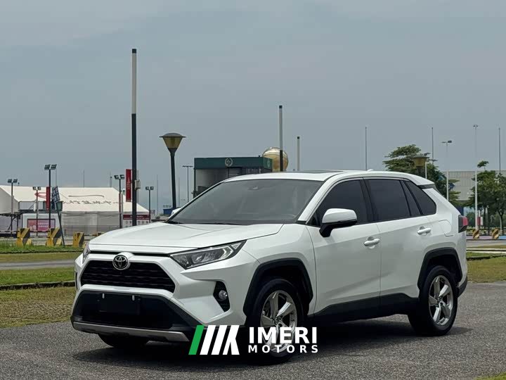 Toyota RAV4 Rongfang 2.0L CVT two-wheel drive fashion version
