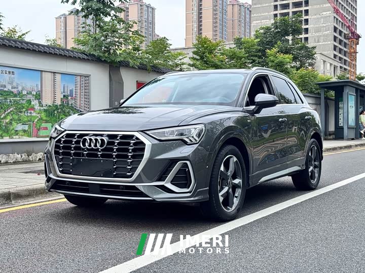 Audi Q3 35 TFSI Fashionable and Dynamic