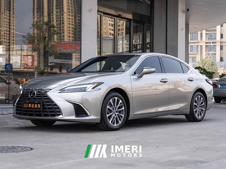 Lexus ES 300h Premium Edition