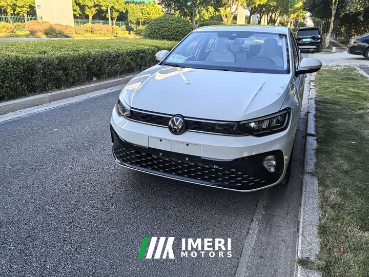 Volkswagen Lavida Xinrui 1.5L Outstanding New Wishes Edition
