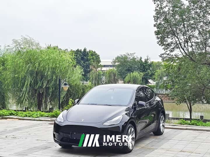 Tesla Model Y standard range rear-wheel drive version