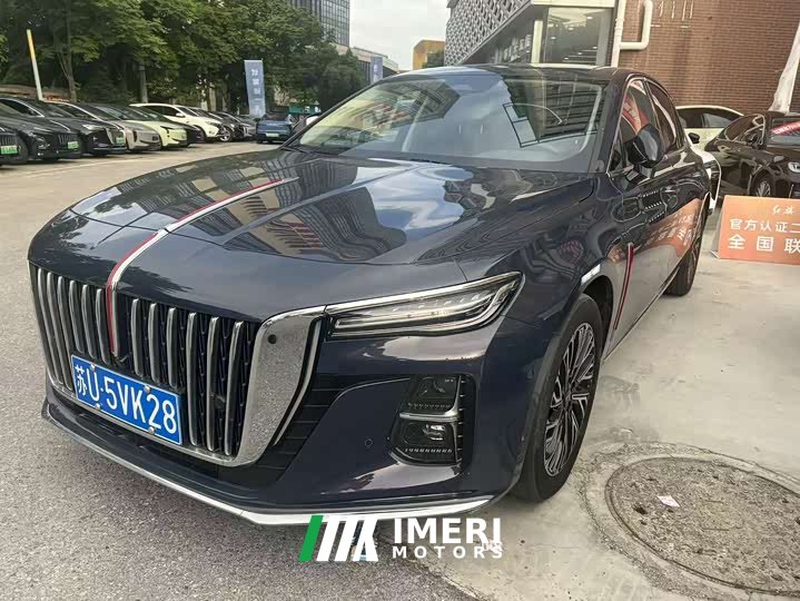 Hongqi H5 2.0T automatic smart connected flag version