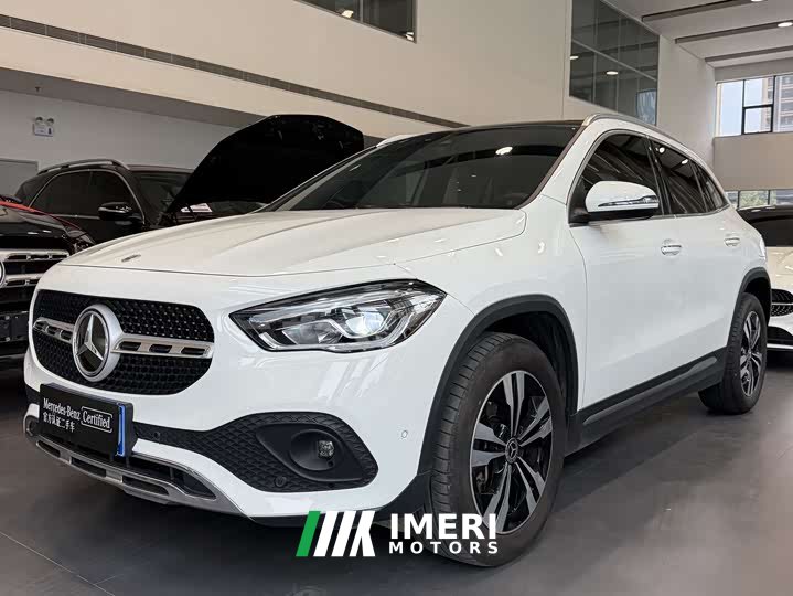 Mercedes-Benz GLA 220