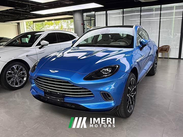 Aston Martin DBX 4.0T V8