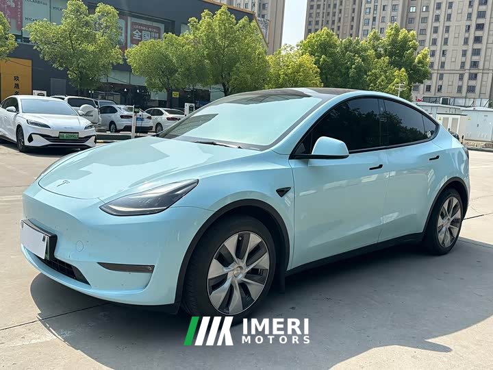 Tesla Model Y long-range all-wheel drive version