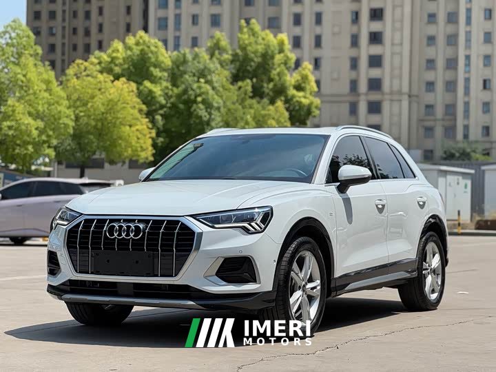Audi Q3 35 TFSI aggressive and dynamic