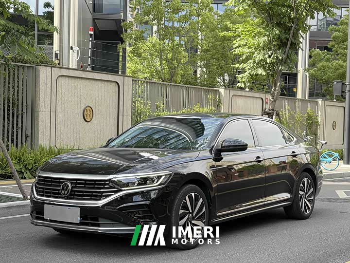 Volkswagen Passat 380TSI Deluxe Edition